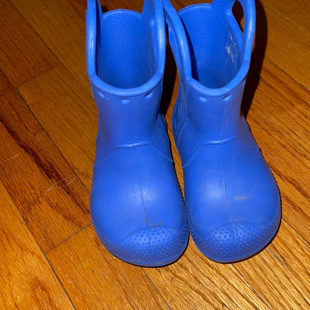 Toddler boy blue rain boots crocs!